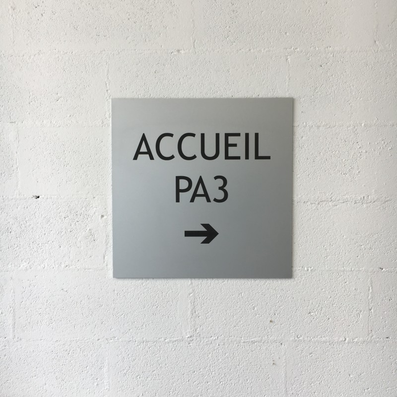 Marquage sur un aluminium anodisé. Sur demande spéciale.